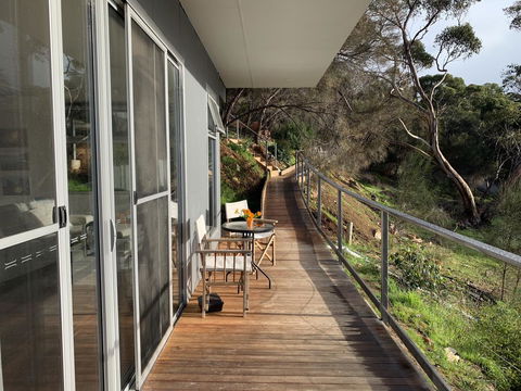 Sunrise On Falie Seaview Eco Accommodation - New Castle Holiday 10