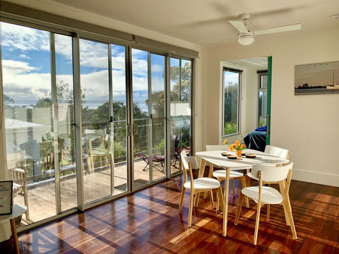 Sunrise On Falie Seaview Eco Accommodation - New Castle Holiday 5