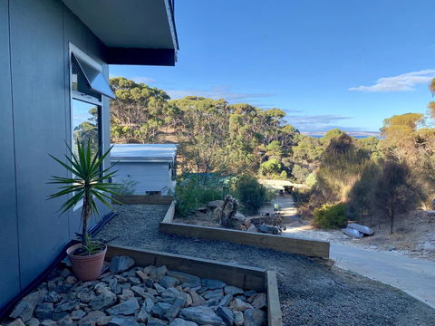 Sunrise On Falie Seaview Eco Accommodation - New Castle Holiday 24