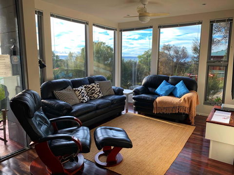 Sunrise On Falie Seaview Eco Accommodation - New Castle Holiday 16