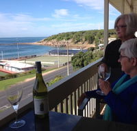 The Dolphins Beachfront Apartments - New Castle Holiday