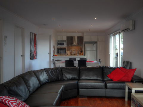 Home On Torrens - New Castle Holiday 28