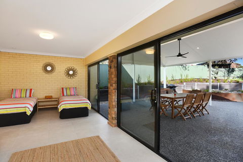 Port Of Call - Port Willunga - C21 SouthCoast Holidays - New Castle Holiday 22