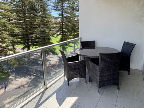 Ensenada Motor Inn And Suites - New Castle Holiday 43