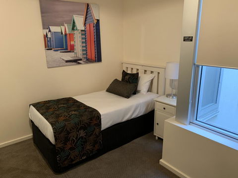 Ensenada Motor Inn And Suites - New Castle Holiday 29