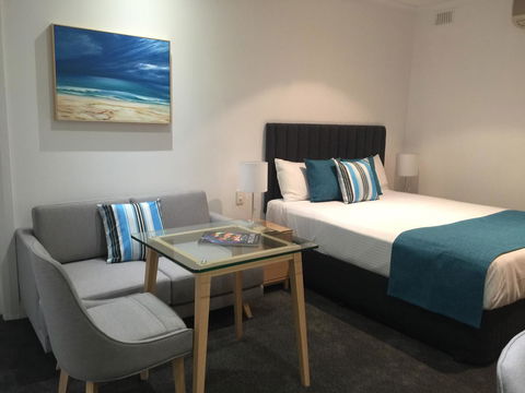 Ensenada Motor Inn And Suites - New Castle Holiday 14