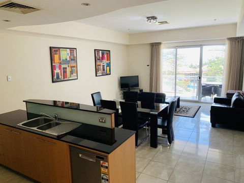 Ensenada Motor Inn And Suites - New Castle Holiday 41