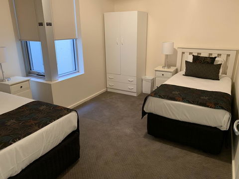 Ensenada Motor Inn And Suites - New Castle Holiday 28