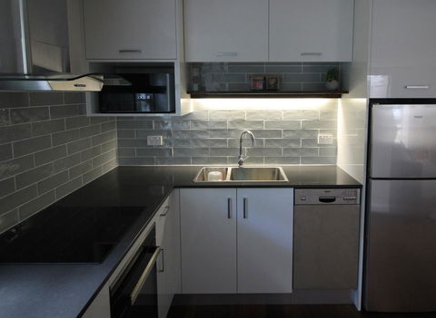 Boatsheds - New Castle Holiday 8