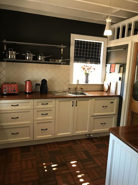 Kit Kat Cottage - Heritage Accommodation Burra - New Castle Holiday 33