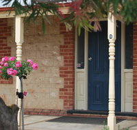Jacaranda Cottage - New Castle Holiday
