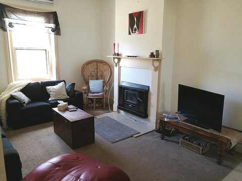 Hilda Anna's - New Castle Holiday 29