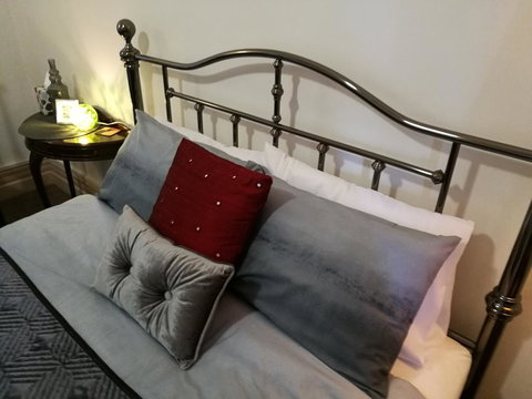 Hilda Anna's - New Castle Holiday 25