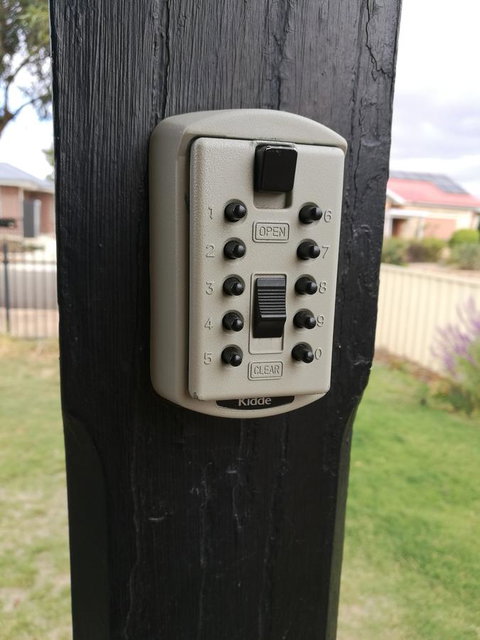 Hilda Anna's - New Castle Holiday 8