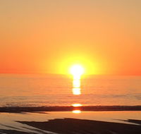 Adelaide - Semaphore Beach Front - New Castle Holiday