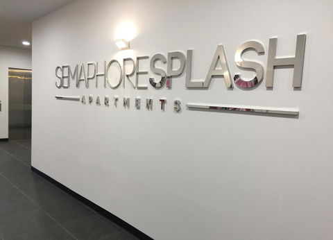 Semaphore Splash Apartments - New Castle Holiday 12