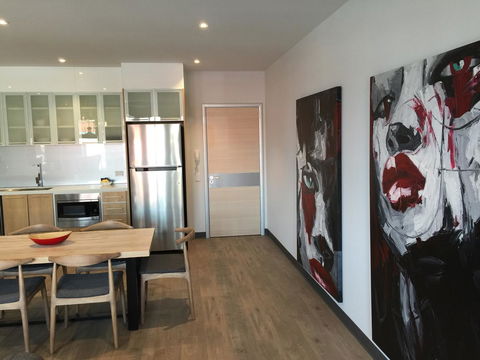Semaphore Splash Apartments - New Castle Holiday 8