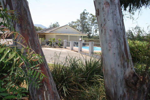 Isis Motel Scone - New Castle Holiday 4