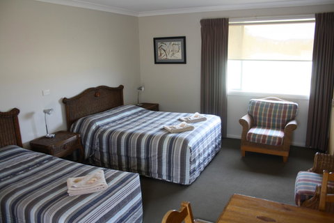 Isis Motel Scone - New Castle Holiday 6