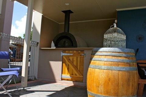 Isis Motel Scone - New Castle Holiday 2