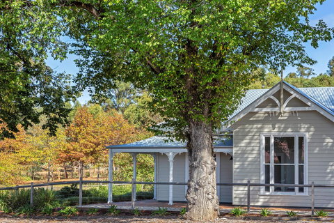 Grandview Accommodation - The Elm Tree Apartments - New Castle Holiday 1