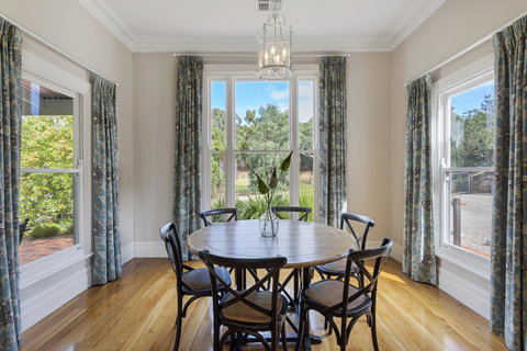 Grandview Accommodation - The Elm Tree Apartments - New Castle Holiday 7