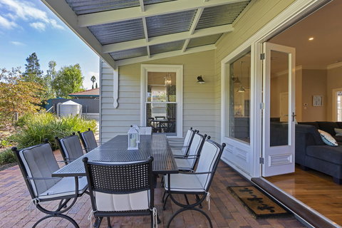 Grandview Accommodation - The Elm Tree Apartments - New Castle Holiday 27