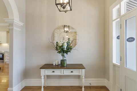 Grandview Accommodation - The Elm Tree Apartments - New Castle Holiday 23