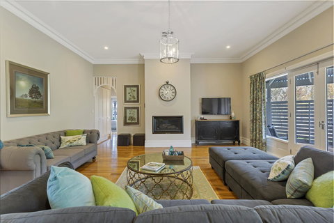 Grandview Accommodation - The Elm Tree Apartments - New Castle Holiday 16