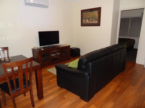 Hahndorf Oak Tree Cottages - New Castle Holiday 5
