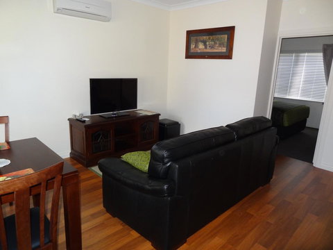 Hahndorf Oak Tree Cottages - New Castle Holiday 7