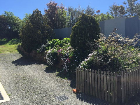 Lavender Cottage B&B - New Castle Holiday 0