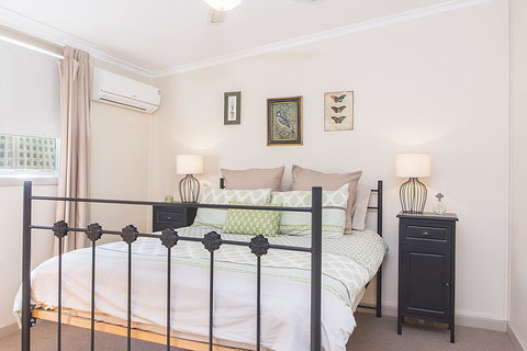 Stoneleigh Cottage Bed And Breakfast - New Castle Holiday 7