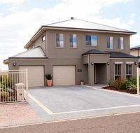 Rezare House Bed  Breakfast - New Castle Holiday