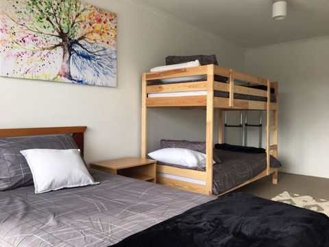 Windsor Gardens Home - New Castle Holiday 4