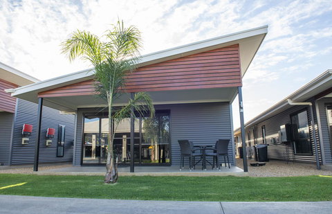 Paringa Resort - New Castle Holiday 8