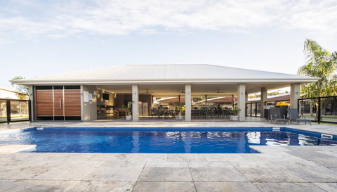 Paringa Resort - New Castle Holiday 1