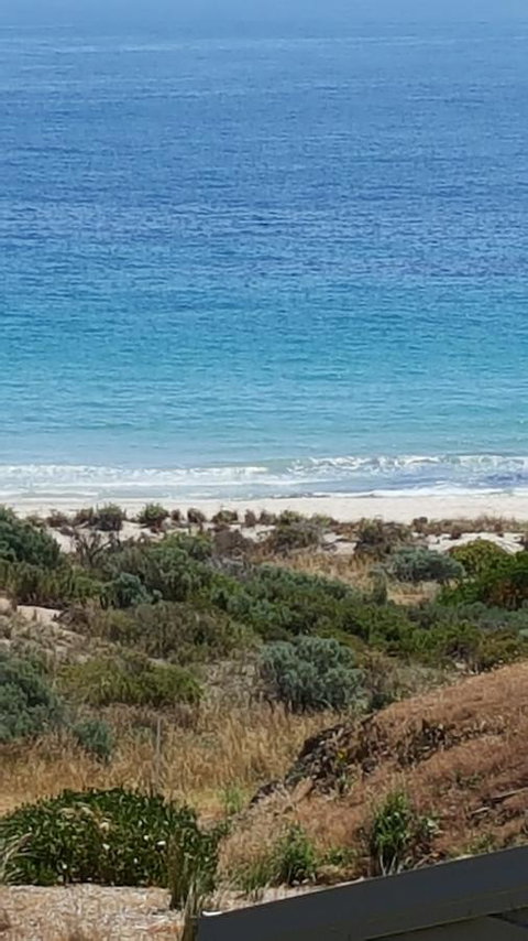 Breeze On Scenic - New Castle Holiday 3