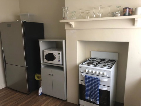 Kingscote Central - New Castle Holiday 3