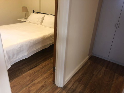 Kingscote Central - New Castle Holiday 5