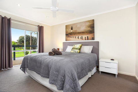 'Hope House' - Encounter Bay - New Castle Holiday 12