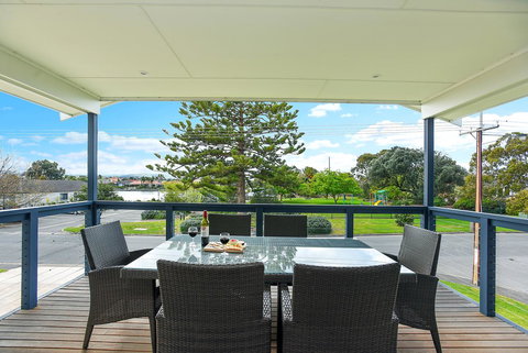 'Hope House' - Encounter Bay - New Castle Holiday 24