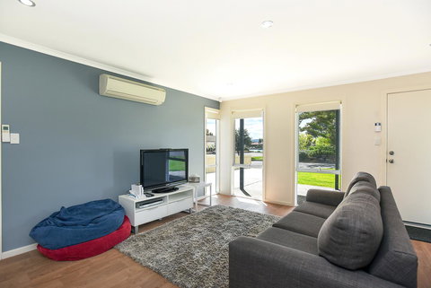 'Hope House' - Encounter Bay - New Castle Holiday 9