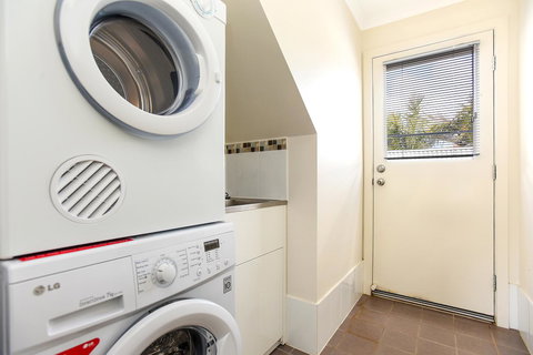 'Hope House' - Encounter Bay - New Castle Holiday 21