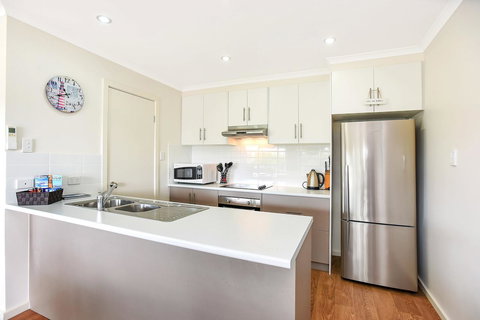 'Hope House' - Encounter Bay - New Castle Holiday 2