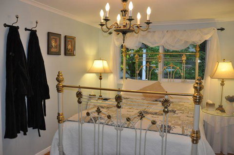 Aldgate Valley Bed And Breakfast - New Castle Holiday 6