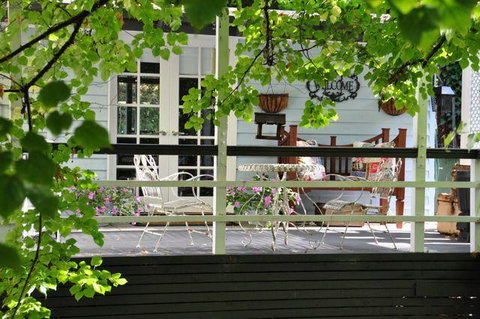 Aldgate Valley Bed And Breakfast - New Castle Holiday 3