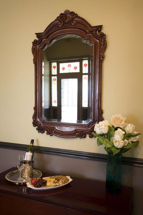 Country Bakehouse Accommodation - New Castle Holiday 6