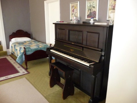 Country Bakehouse Accommodation - New Castle Holiday 16