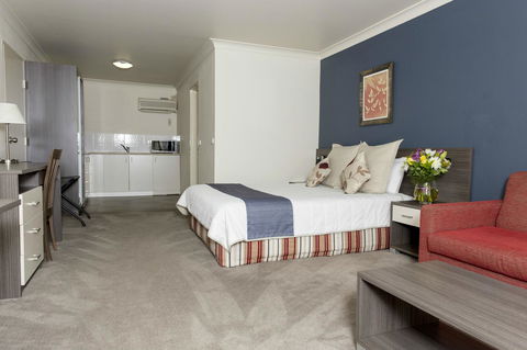 Bathurst Motor Inn - New Castle Holiday 11